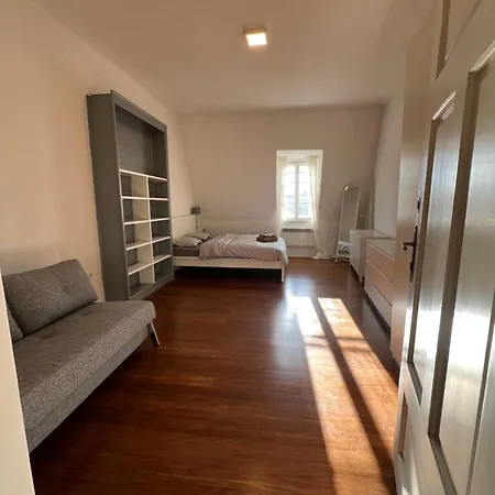 Castle View Apartment *